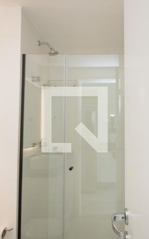 Studio à venda com 26m², 1 quarto e sem vaga Studio à venda com 26m², 1 quarto e sem vagaBanheiro - Box e ducha