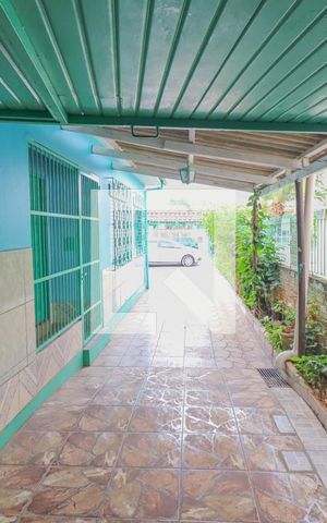 Casa à venda com 117m², 4 quartos e 2 vagas Casa à venda com 117m², 4 quartos e 2 vagasQuintal