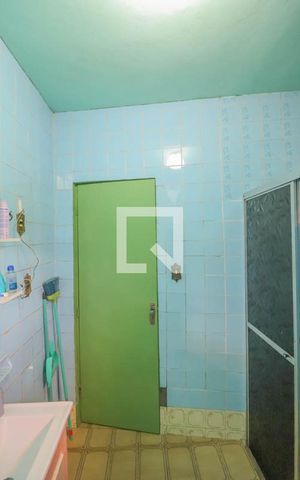 Casa à venda com 117m², 4 quartos e 2 vagas Casa à venda com 117m², 4 quartos e 2 vagasBanheiro