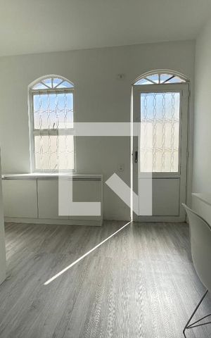 Casa para alugar com 25m², 1 quarto e sem vaga Casa para alugar com 25m², 1 quarto e sem vagaStudio