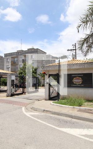 Apartamento para alugar com 76m², 2 quartos e 1 vagaFachada