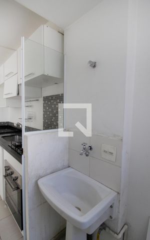 Apartamento para alugar com 76m², 2 quartos e 1 vagaÁrea de Serviço