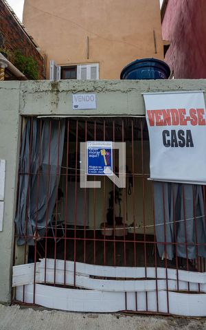 Casa para alugar com 200m², 3 quartos e sem vaga Casa para alugar com 200m², 3 quartos e sem vagaFachada