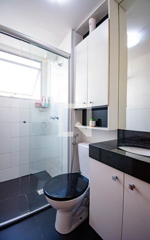 Apartamento à venda com 47m², 2 quartos e 1 vaga Apartamento à venda com 47m², 2 quartos e 1 vagaBanheiro