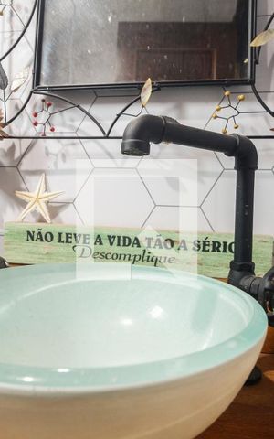 Casa à venda com 200m², 2 quartos e 4 vagas Casa à venda com 200m², 2 quartos e 4 vagasLavabo