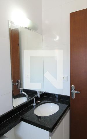 Casa à venda com 80m², 2 quartos e 2 vagasBanheiro