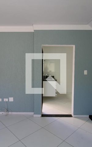 Casa à venda com 80m², 2 quartos e 2 vagasSala