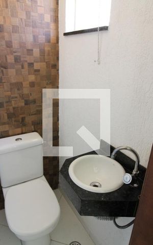 Casa à venda com 80m², 2 quartos e 2 vagasLavabo