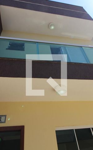 Casa à venda com 80m², 2 quartos e 2 vagasEntrada