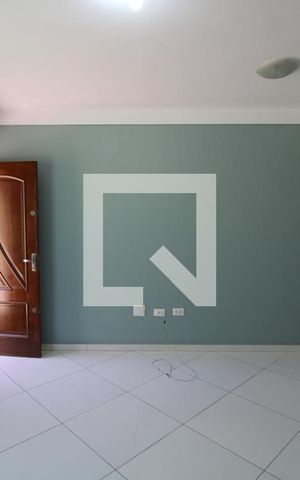 Casa à venda com 80m², 2 quartos e 2 vagasSala