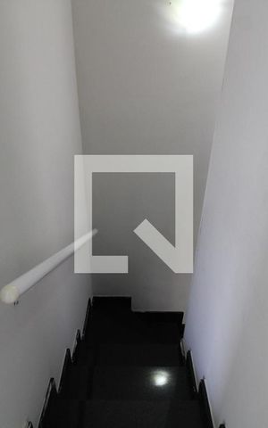 Apartamento para alugar com 65m², 2 quartos e 1 vagaEscada