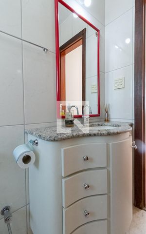 Apartamento à venda com 182m², 3 quartos e 2 vagasBanheiro da suíte 
