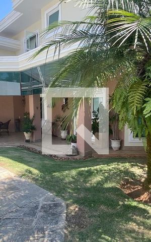 Casa de condomínio à venda com 462m², 4 quartos e 4 vagasPiscina