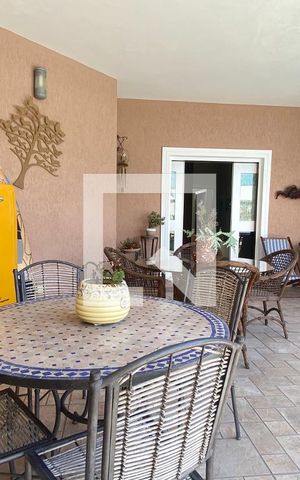 Casa de condomínio à venda com 462m², 4 quartos e 4 vagasVaranda da Sala