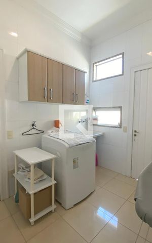Casa de condomínio à venda com 462m², 4 quartos e 4 vagasÁrea de Serviço