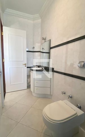 Casa de condomínio à venda com 462m², 4 quartos e 4 vagasBanheiro da Suíte 4