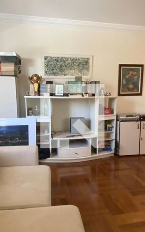 Casa de condomínio à venda com 462m², 4 quartos e 4 vagasSala de TV