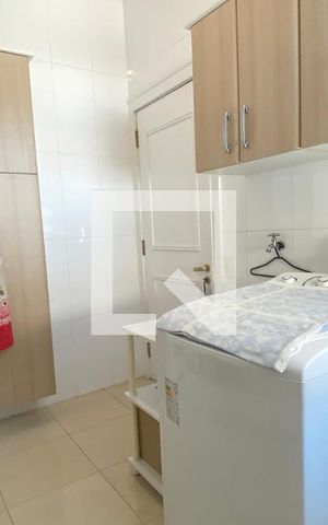 Casa de condomínio à venda com 462m², 4 quartos e 4 vagasÁrea de Serviço