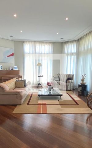 Casa de condomínio à venda com 462m², 4 quartos e 4 vagasSala