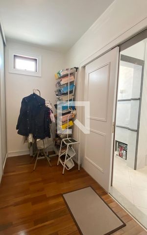 Casa de condomínio à venda com 462m², 4 quartos e 4 vagasCloset da suíte 1