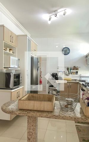 Casa de condomínio à venda com 462m², 4 quartos e 4 vagasCozinha
