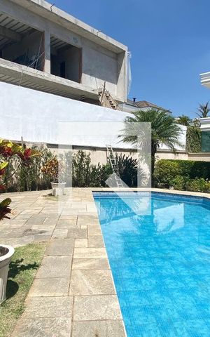 Casa de condomínio à venda com 462m², 4 quartos e 4 vagasPiscina