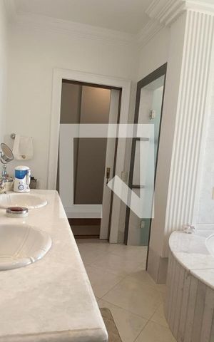 Casa de condomínio à venda com 462m², 4 quartos e 4 vagasBanheiro da Suíte 1