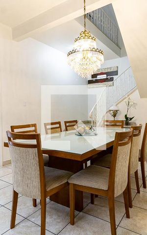 Casa para alugar com 201m², 4 quartos e 3 vagas Casa para alugar com 201m², 4 quartos e 3 vagasSala de Jantar