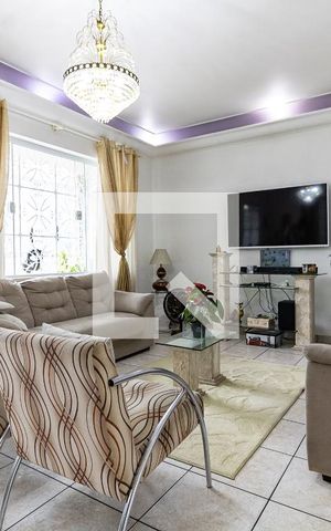 Casa para alugar com 201m², 4 quartos e 3 vagas Casa para alugar com 201m², 4 quartos e 3 vagasSala