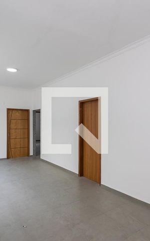Casa à venda com 160m², 2 quartos e 2 vagas Casa à venda com 160m², 2 quartos e 2 vagasSala