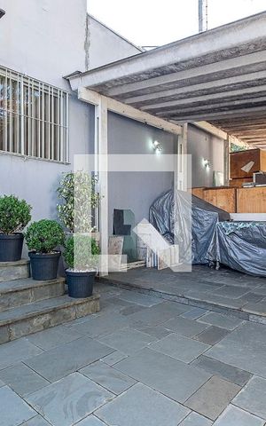 Casa à venda com 282m², 3 quartos e 3 vagas Casa à venda com 282m², 3 quartos e 3 vagasGaragem