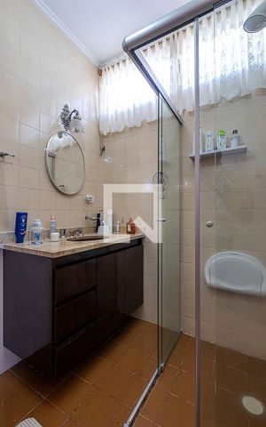 Casa à venda com 282m², 3 quartos e 3 vagas Casa à venda com 282m², 3 quartos e 3 vagasSuíte - Banheiro