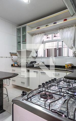 Casa à venda com 282m², 3 quartos e 3 vagas Casa à venda com 282m², 3 quartos e 3 vagasCozinha