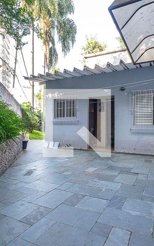 Casa à venda com 282m², 3 quartos e 3 vagas Casa à venda com 282m², 3 quartos e 3 vagasQuintal