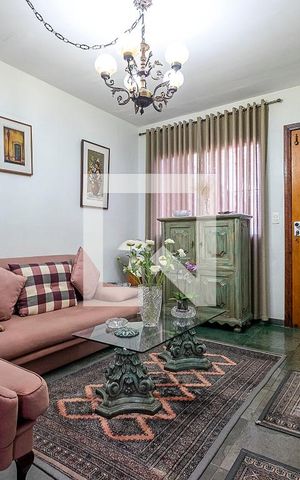 Casa à venda com 282m², 3 quartos e 3 vagas Casa à venda com 282m², 3 quartos e 3 vagasSala 1