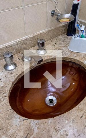 Casa à venda com 282m², 3 quartos e 3 vagas Casa à venda com 282m², 3 quartos e 3 vagasSuíte - Banheiro