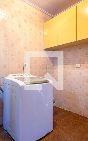 Casa à venda com 282m², 3 quartos e 3 vagas Casa à venda com 282m², 3 quartos e 3 vagasQuintal - Lavanderia