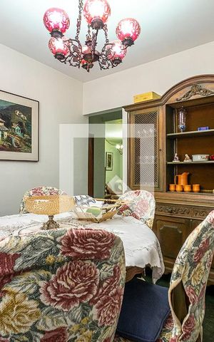 Casa à venda com 282m², 3 quartos e 3 vagas Casa à venda com 282m², 3 quartos e 3 vagasSala de Jantar