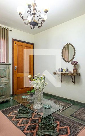 Casa à venda com 282m², 3 quartos e 3 vagas Casa à venda com 282m², 3 quartos e 3 vagasSala 1