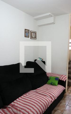 Casa à venda com 100m², 2 quartos e sem vagaSala