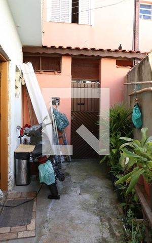 Casa à venda com 100m², 2 quartos e sem vagaQuintal