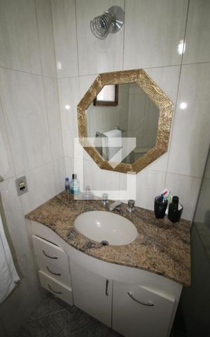 Apartamento à venda com 81m², 3 quartos e 2 vagasBanheiro