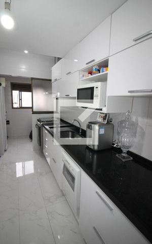 Apartamento à venda com 81m², 3 quartos e 2 vagasCozinha