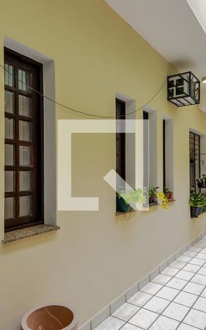 Casa à venda com 255m², 3 quartos e 4 vagasCorredor Lateral 