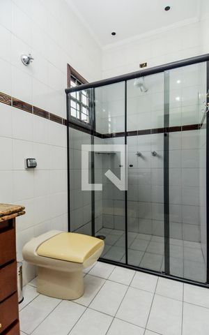 Casa à venda com 255m², 3 quartos e 4 vagasBanheiro da Suíte 3