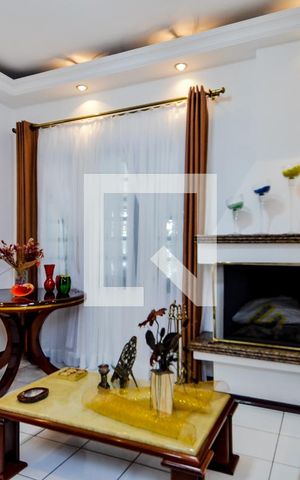 Casa à venda com 255m², 3 quartos e 4 vagasSala