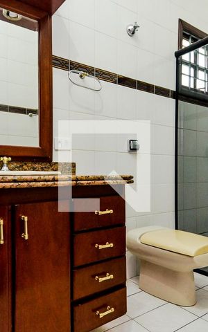 Casa à venda com 255m², 3 quartos e 4 vagasBanheiro da Suíte 3
