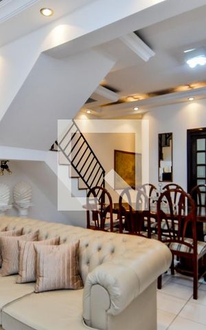 Casa à venda com 255m², 3 quartos e 4 vagasSala