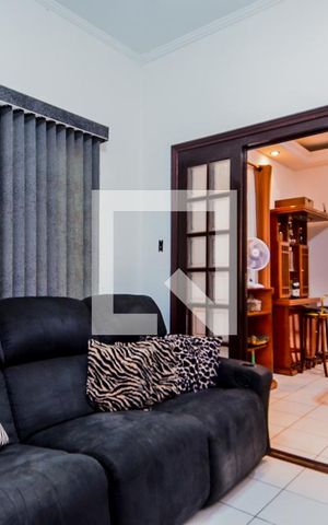 Casa à venda com 255m², 3 quartos e 4 vagasSala de TV