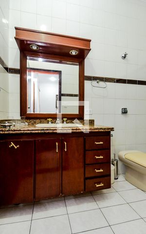 Casa à venda com 255m², 3 quartos e 4 vagasBanheiro da Suíte 3